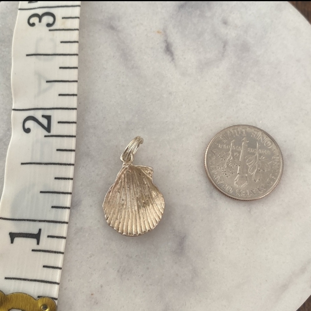 Sterling silver vintage seashell charm - Picture 2 of 2